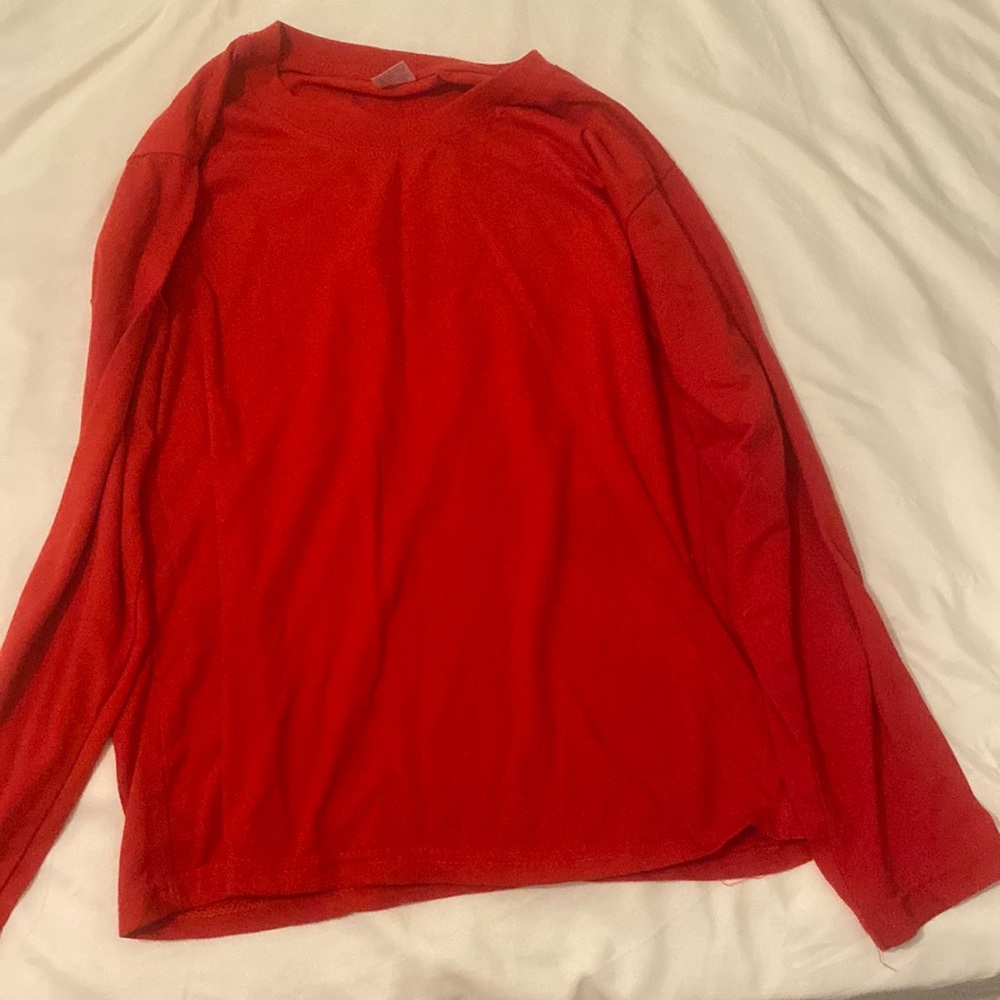 Red vineyard vines tee, long sleeve small